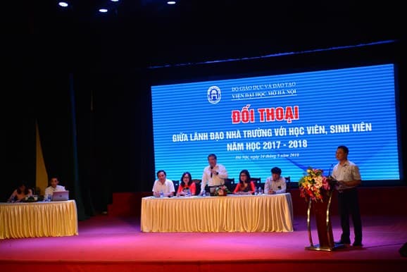 Đối thoại dân chủ với sinh viên
