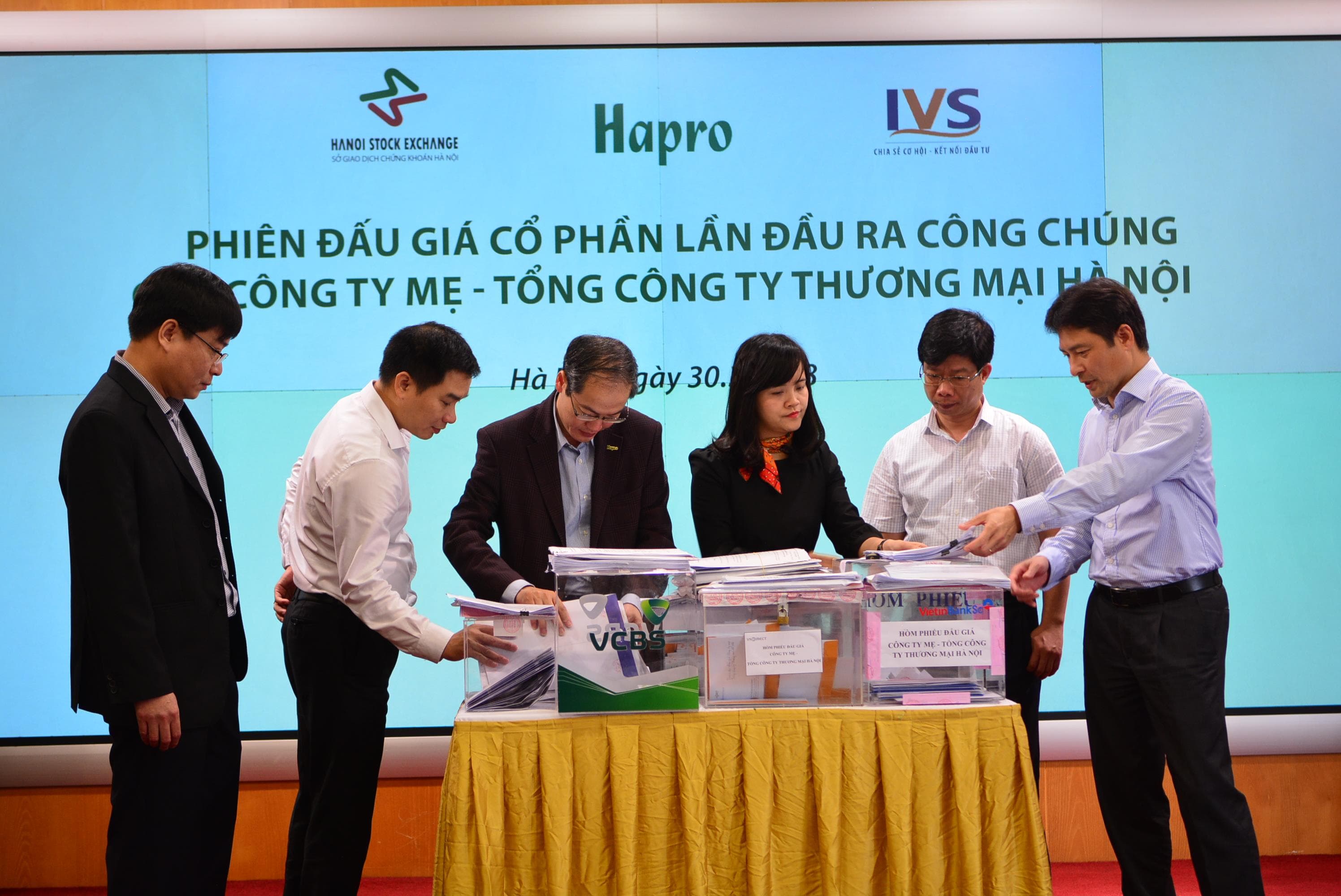 Giữ ổn định thị trường chứng khoán Việt Nam