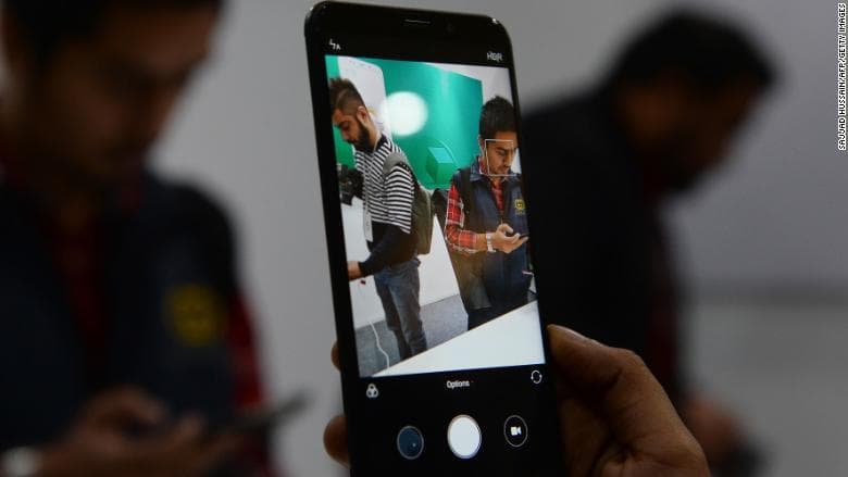 iPhone “chật vật” trước các đối thủ tại Ấn Độ