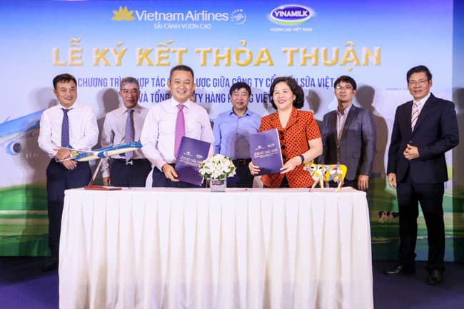 Thương vụ “bắt tay” vươn tầm quốc tế giữa Vietnam Airlines và Vinamilk