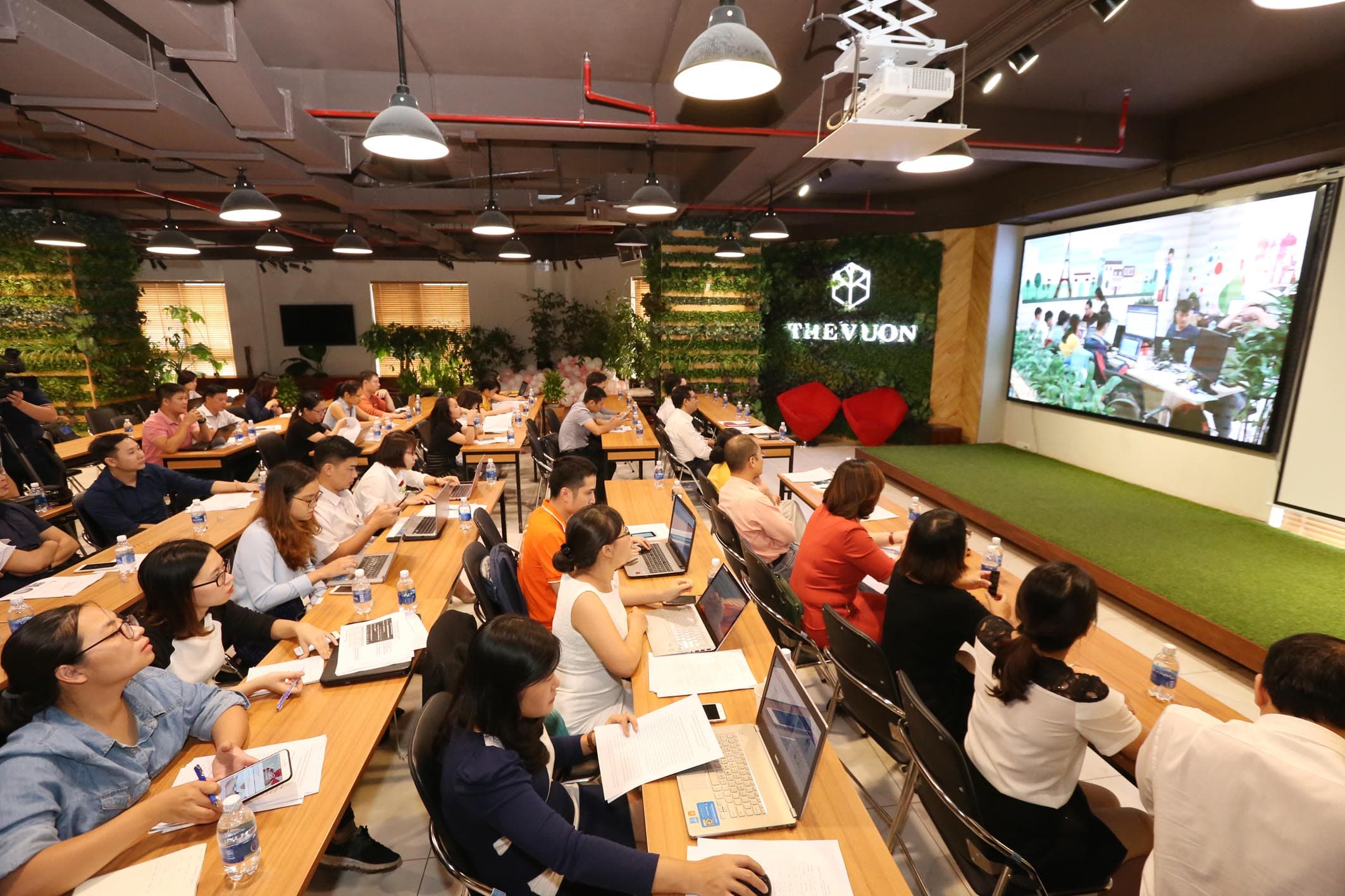 Thu hút nguồn nhân lực cho khởi nghiệp sáng tạo Việt Nam