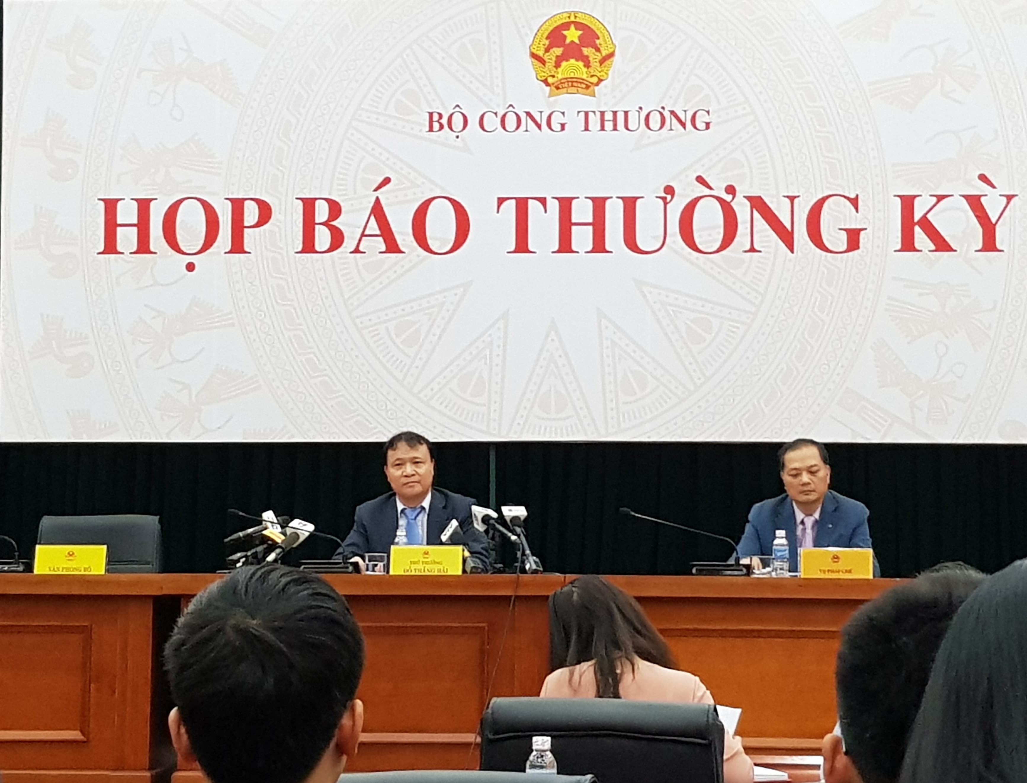 Chi hơn 5.500 tỷ đồng từ Quỹ bình ổn giá xăng dầu để ghìm tăng giá xăng dầu