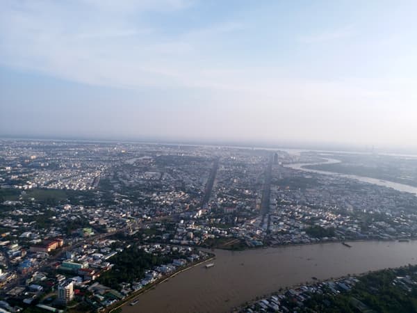 Bay trên sông nước Cửu Long