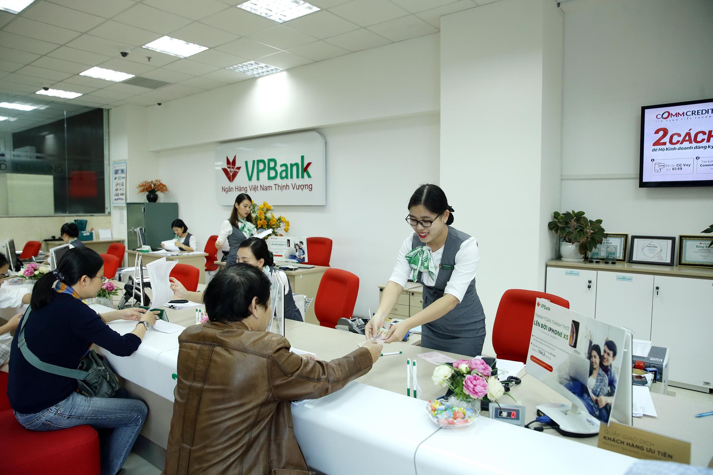 Vì sao ngân hàng tăng lãi suất tiền gửi sau Tết?