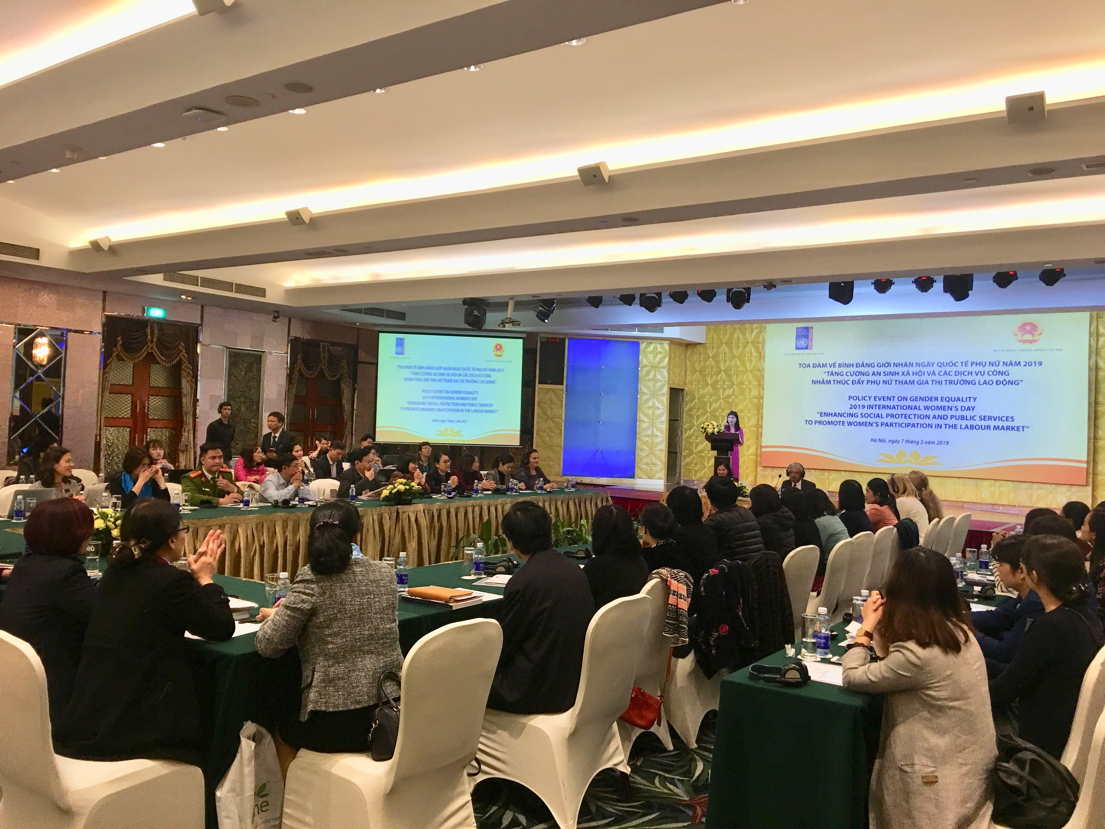 Thúc đẩy phụ nữ tham gia thị trường lao động