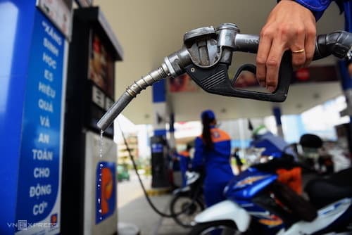 Xăng và các mặt hàng dầu trong nước đồng loạt tăng giá
