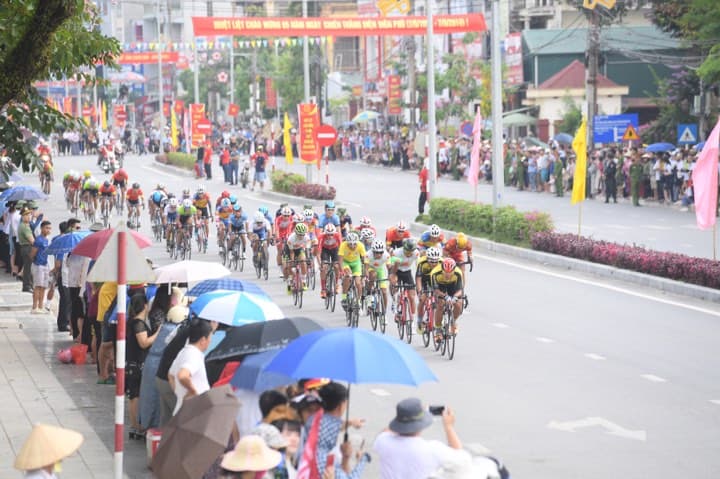 Ấn tượng Cuộc đua xe đạp “Về Điện Biên Phủ-2019, Cúp Báo Quân đội nhân dân”
