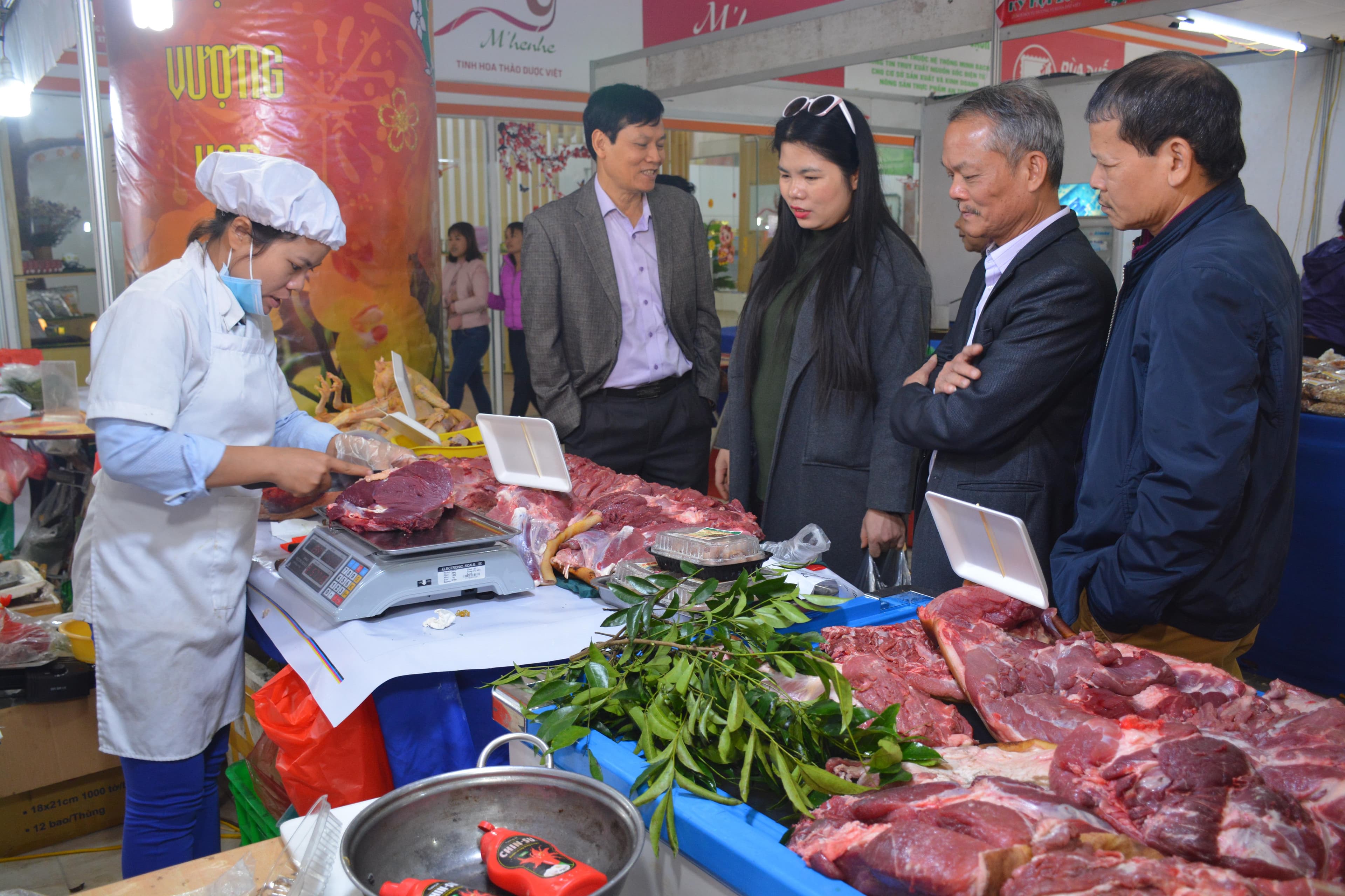 Tháo gỡ khó khăn, tạo điều kiện để ngành chăn nuôi phát triển