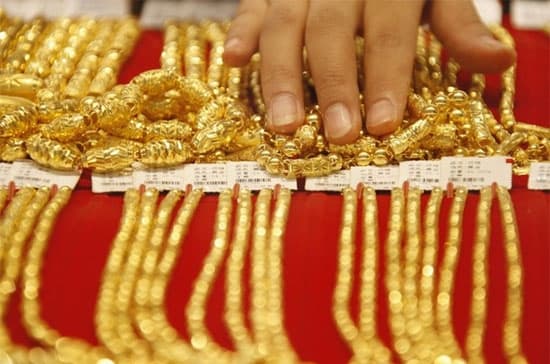 Giá vàng trong nước giảm 330.000 đồng/lượng