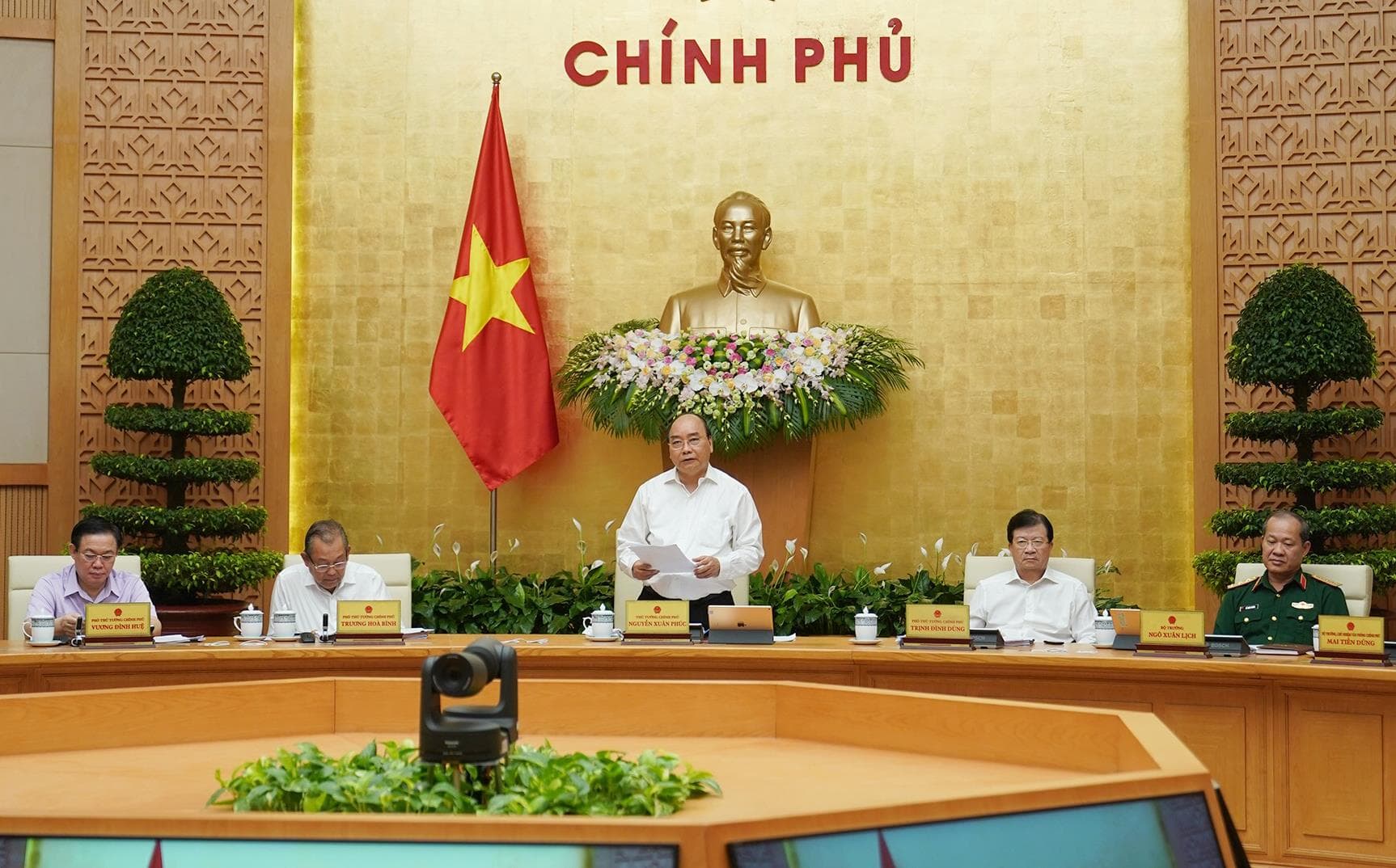 Bàn giải pháp hạn chế rủi ro từ thị trường thế giới