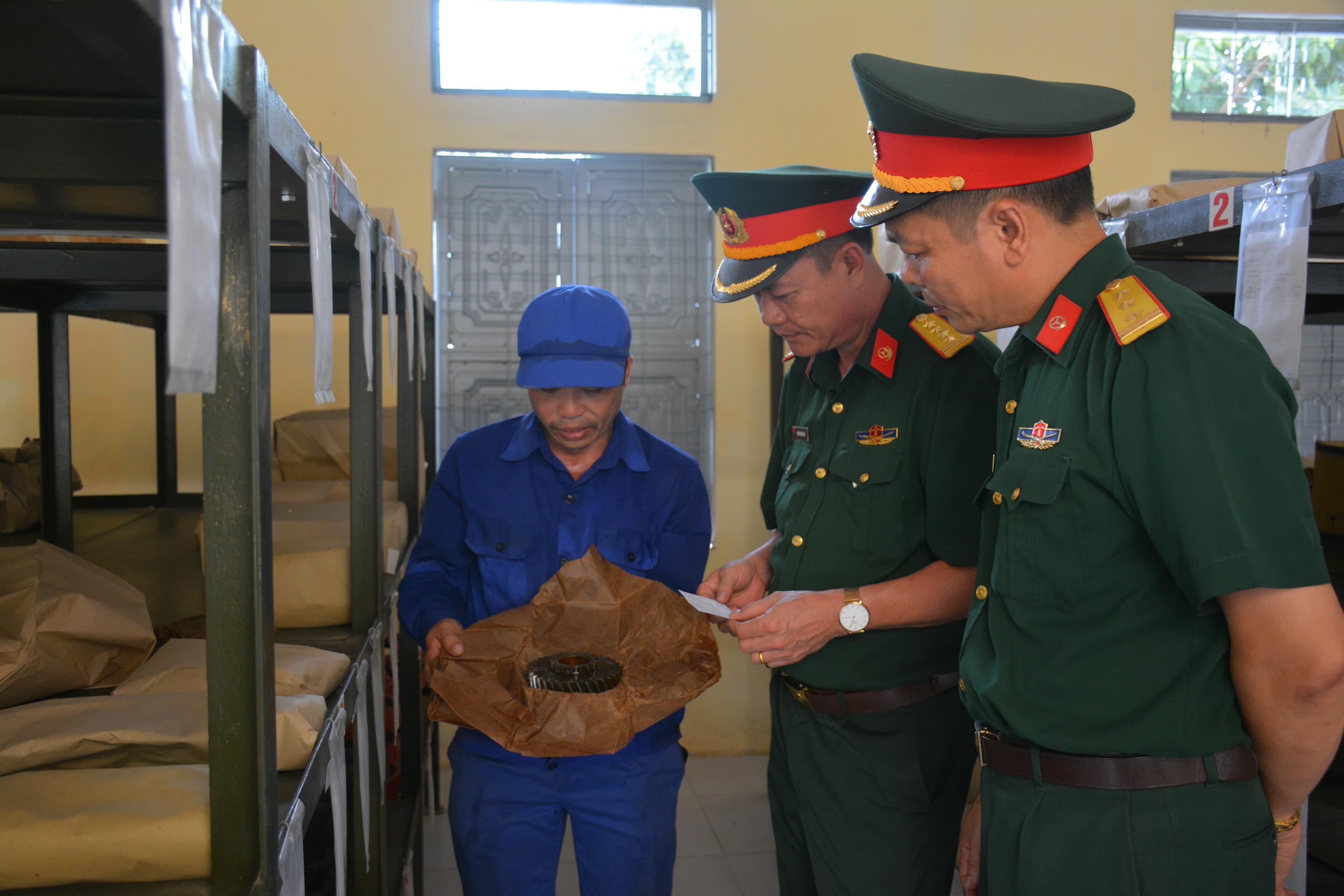 Xây dựng nhà kho chính quy, nâng cao chất lượng bảo quản, bảo dưỡng
