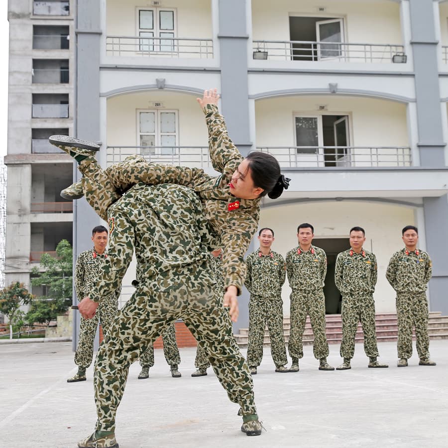 Nữ chiến đấu viên ở đơn vị biệt động