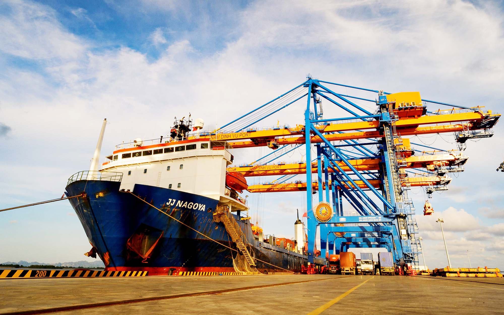 Xuất siêu và năng lực cạnh tranh của nền kinh tế