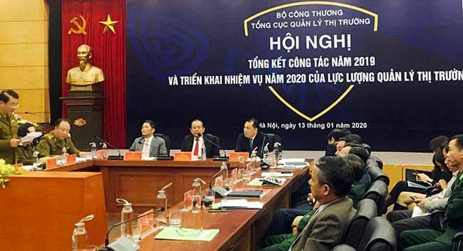 Đẩy mạnh công tác chống buôn lậu, gian lận thương mại và hàng giả