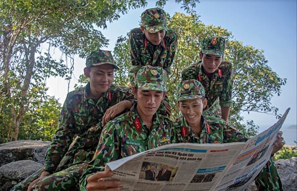 Chốt trực ngày xuân