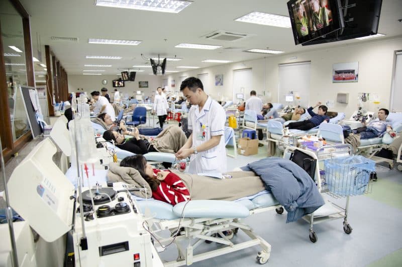 Hàng ngàn người bệnh đang khắc khoải chờ máu