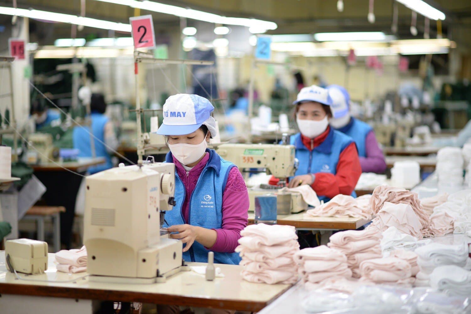 Bảo đảm nguồn cung khẩu trang cho người tiêu dùng