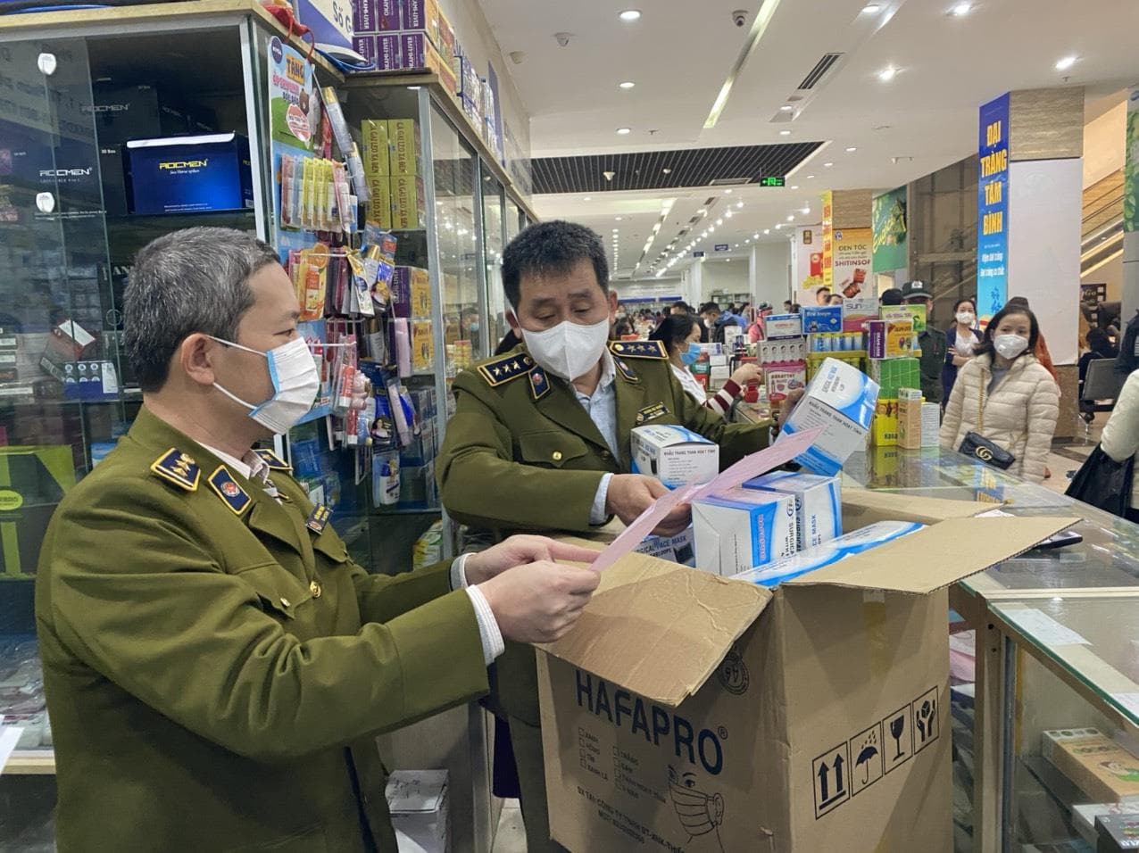 Đẩy lùi buôn lậu, gian lận thương mại và hàng giả