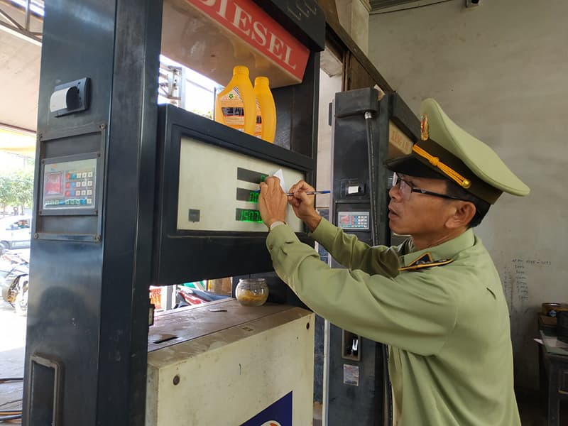 Đắk Lắk tạm ngừng kinh doanh 2 cửa hàng xăng dầu không phép