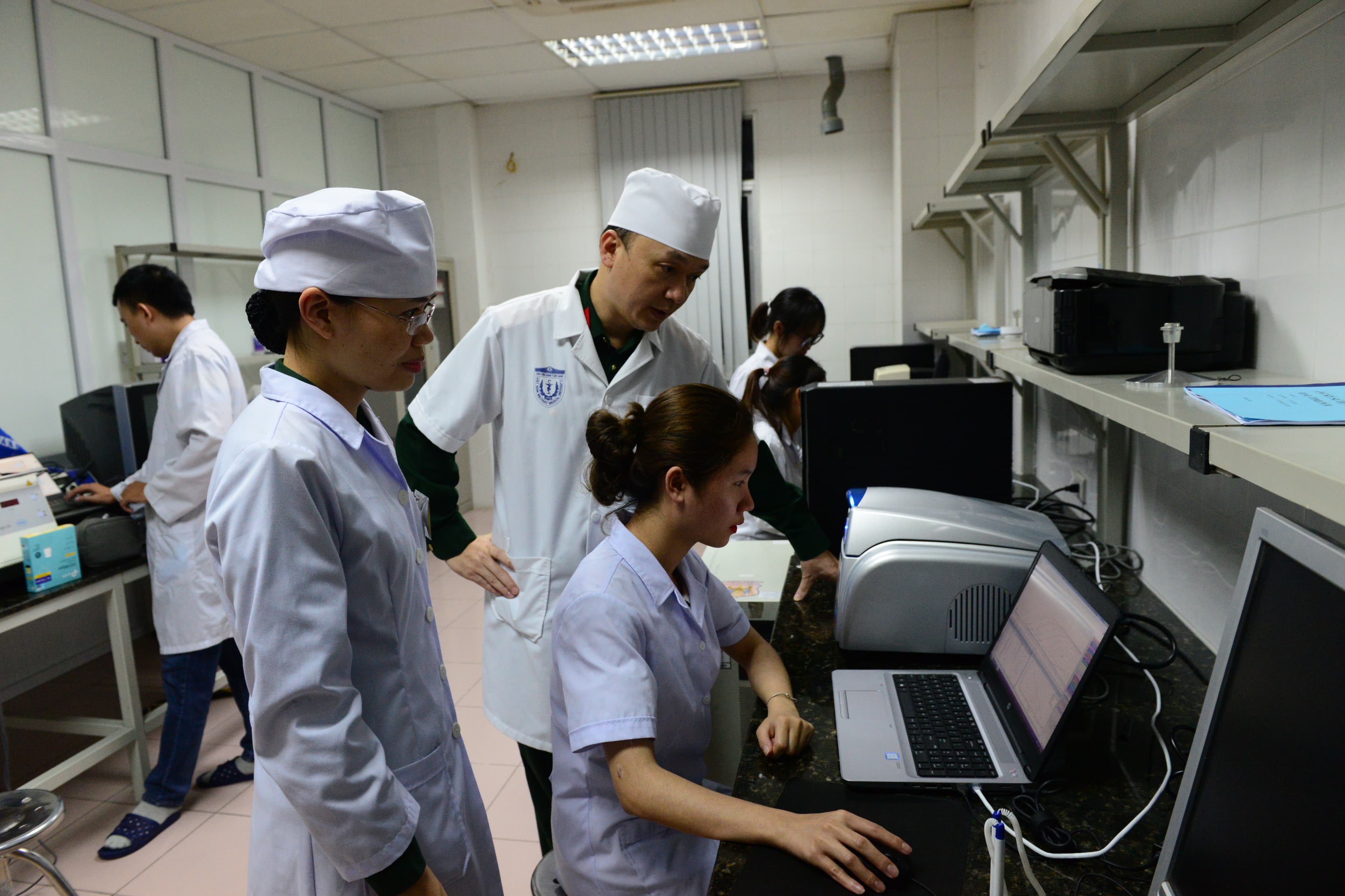 Bên trong Viện nghiên cứu, chế tạo bộ Kít phát hiện nhanh dịch Covid-19