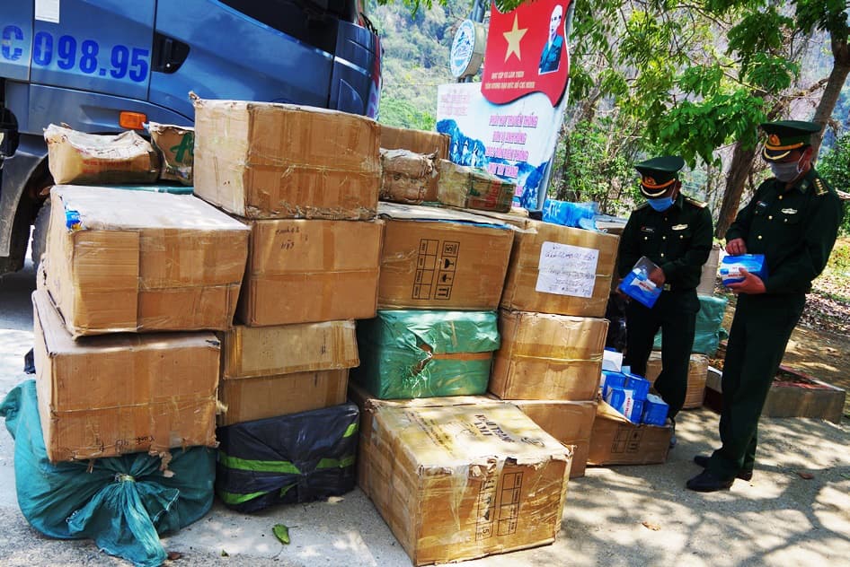 Điện Biên bắt giữ hơn 120.000 khẩu trang y tế không rõ nguồn gốc