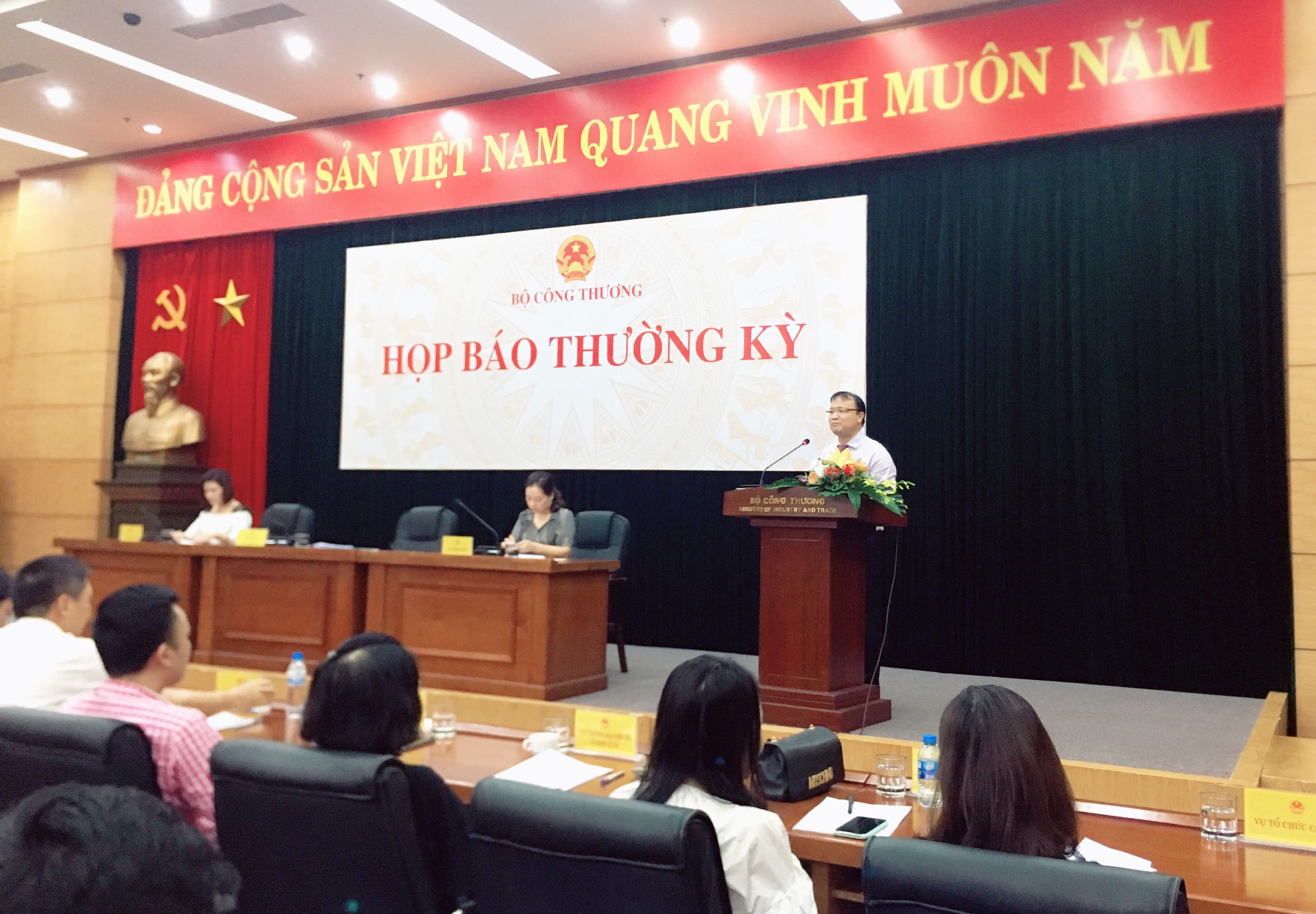 Khi nào lượng thịt lợn cung cấp ra thị trường mới tương đương như trước khi có dịch?