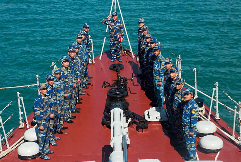 Vững vàng giữa trùng khơi