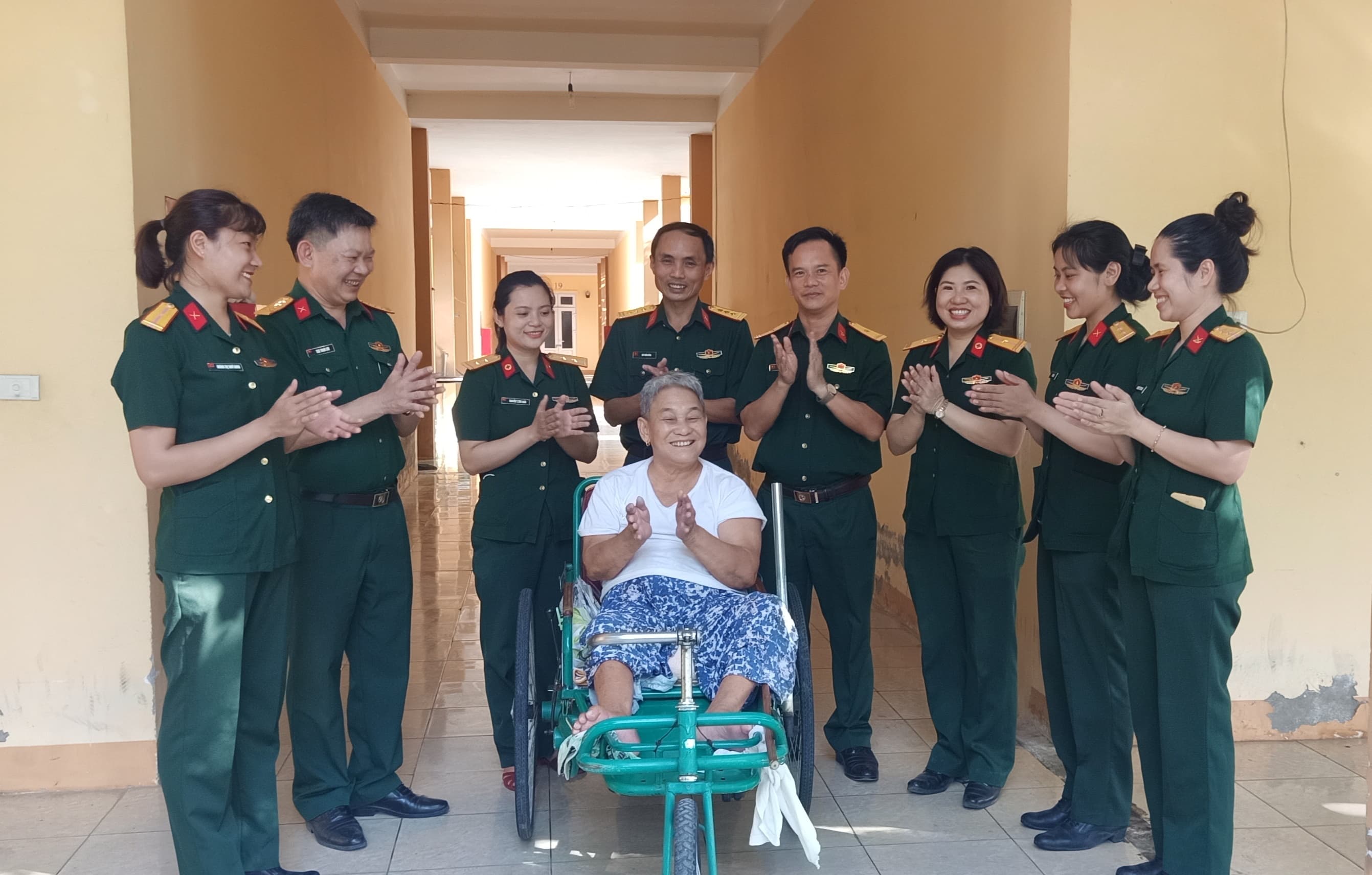 Chia sẻ, giúp đỡ thương binh nặng