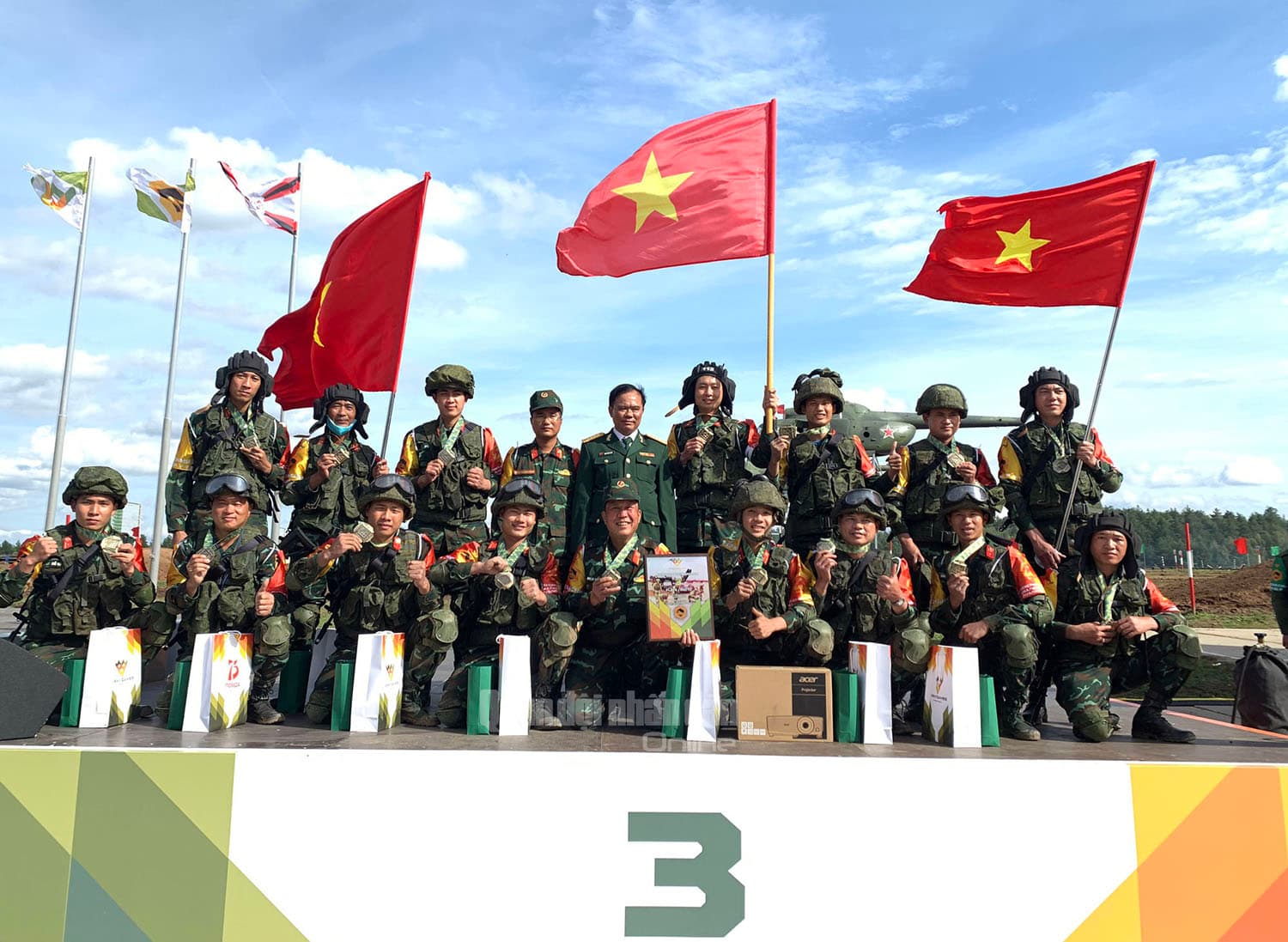 Những sứ giả của tình hữu nghị
