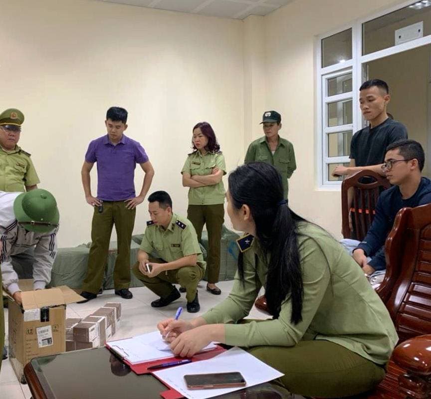 Triệt phá vụ kinh doanh thuốc lá điện tử lớn nhất từ trước đến nay