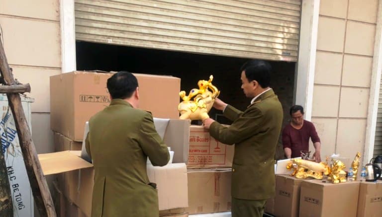 Bắt giữ vụ sang chiết, làm giả rượu ngoại lớn tại Hà Nội