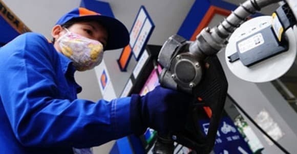 Giá xăng tăng hơn 300 đồng/lít