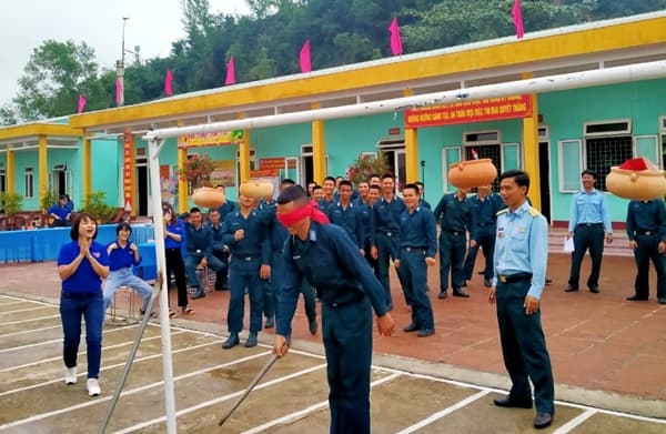 Xuân canh trời trên trận địa Sơn Trà