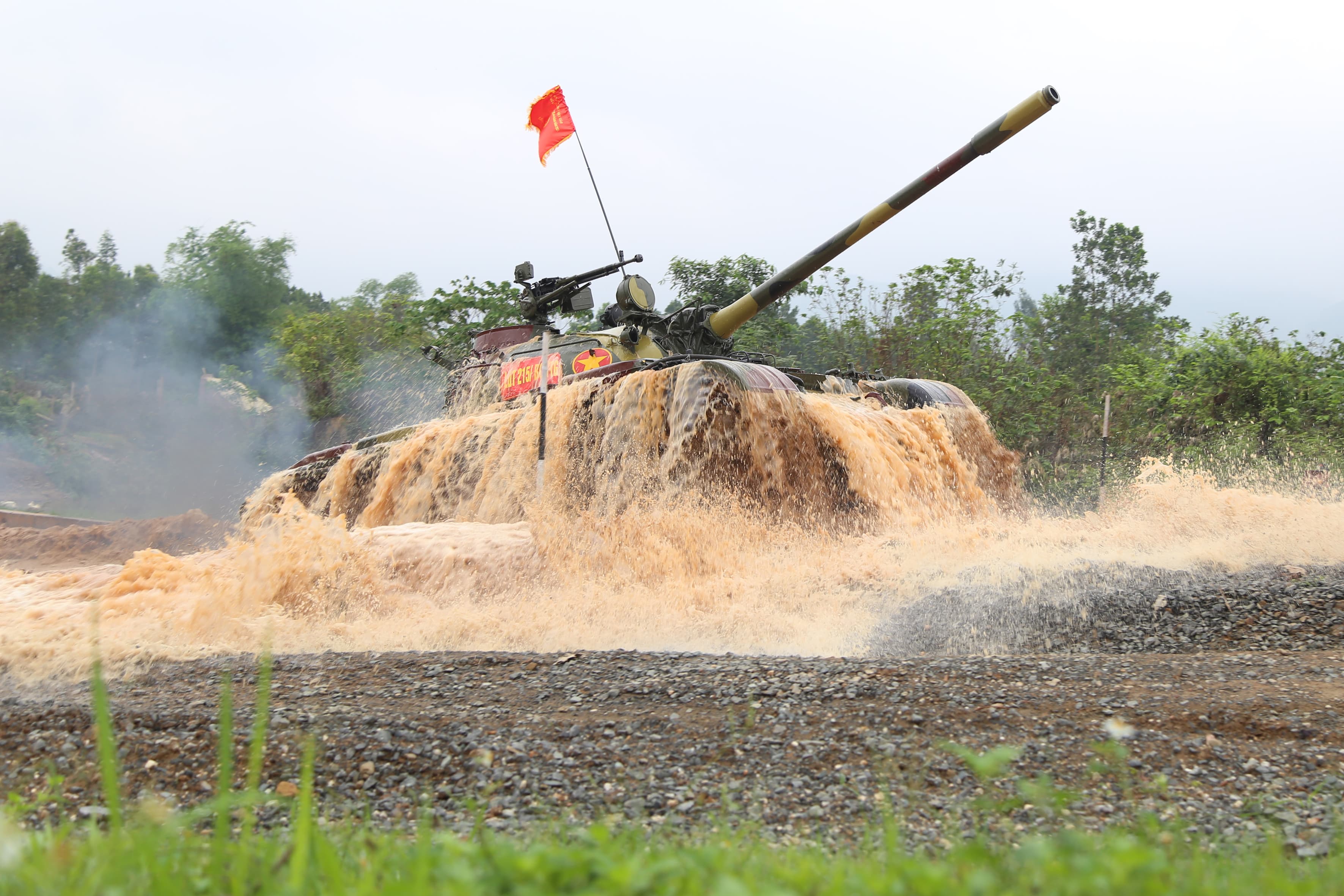 Hội thao “Kíp xe tăng giỏi”