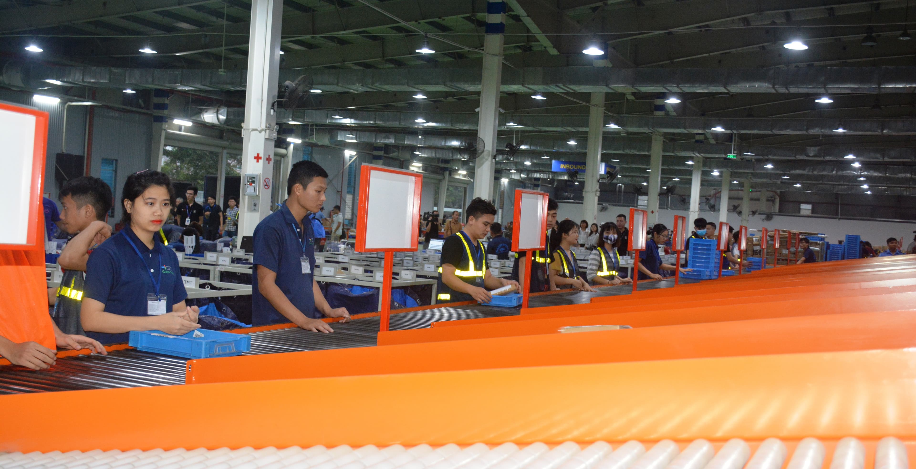 Để doanh nghiệp logistics không thua trên "sân nhà"