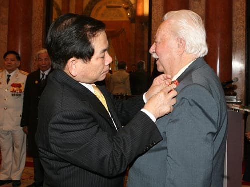 Thương nhớ Anh hùng lực lượng vũ trang nhân dân Kostas Sarantidis (Nguyễn Văn Lập)