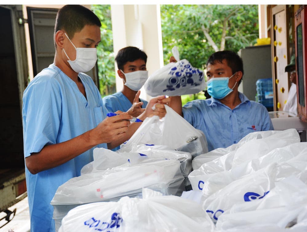 Tận tâm, trách nhiệm phục vụ bệnh nhân ở Bệnh viện dã chiến Củ Chi