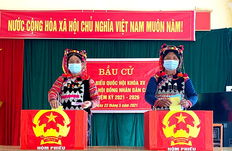 Rộn niềm vui trên Tây Bắc