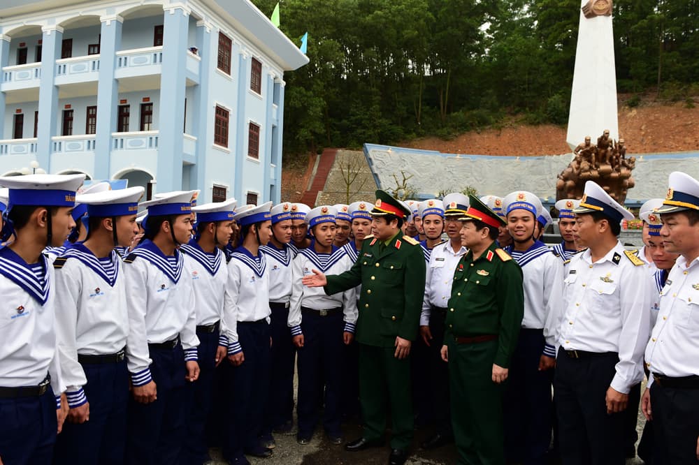 Một giờ với Bộ trưởng Phùng Quang Thanh