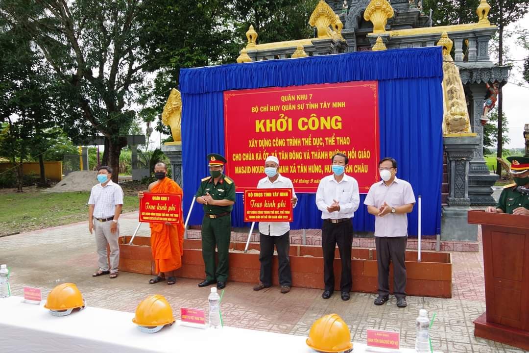 Đồng hành với đồng bào tôn giáo