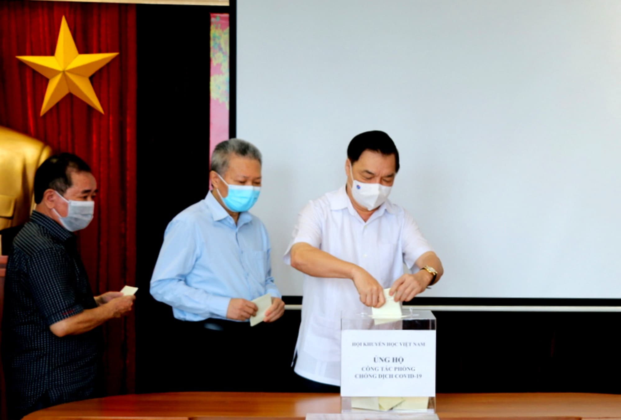 Công dân học tập và “bức tường lửa” tri thức chống dịch