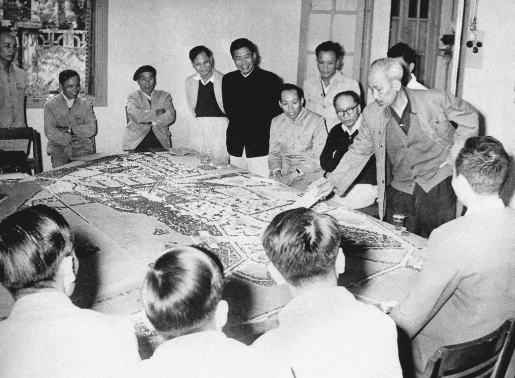 10-10-1954: Bác căn dặn về xây dựng Thủ đô