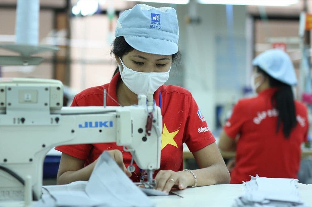 Nhiều yếu tố tích cực để cải thiện cán cân thương mại