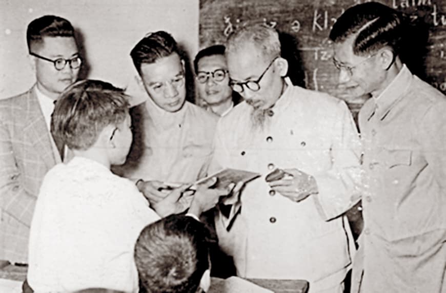 19-10-1966: Chủ tịch Hồ Chí Minh đã nói gì về phụ nữ Việt Nam?