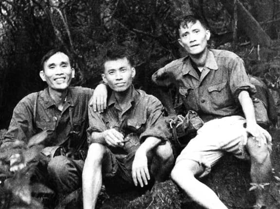 71 năm Ngày truyền thống Báo QĐND (20-10-1950 / 20-10/2021): Hình mẫu của tượng đài nhà báo-chiến sĩ