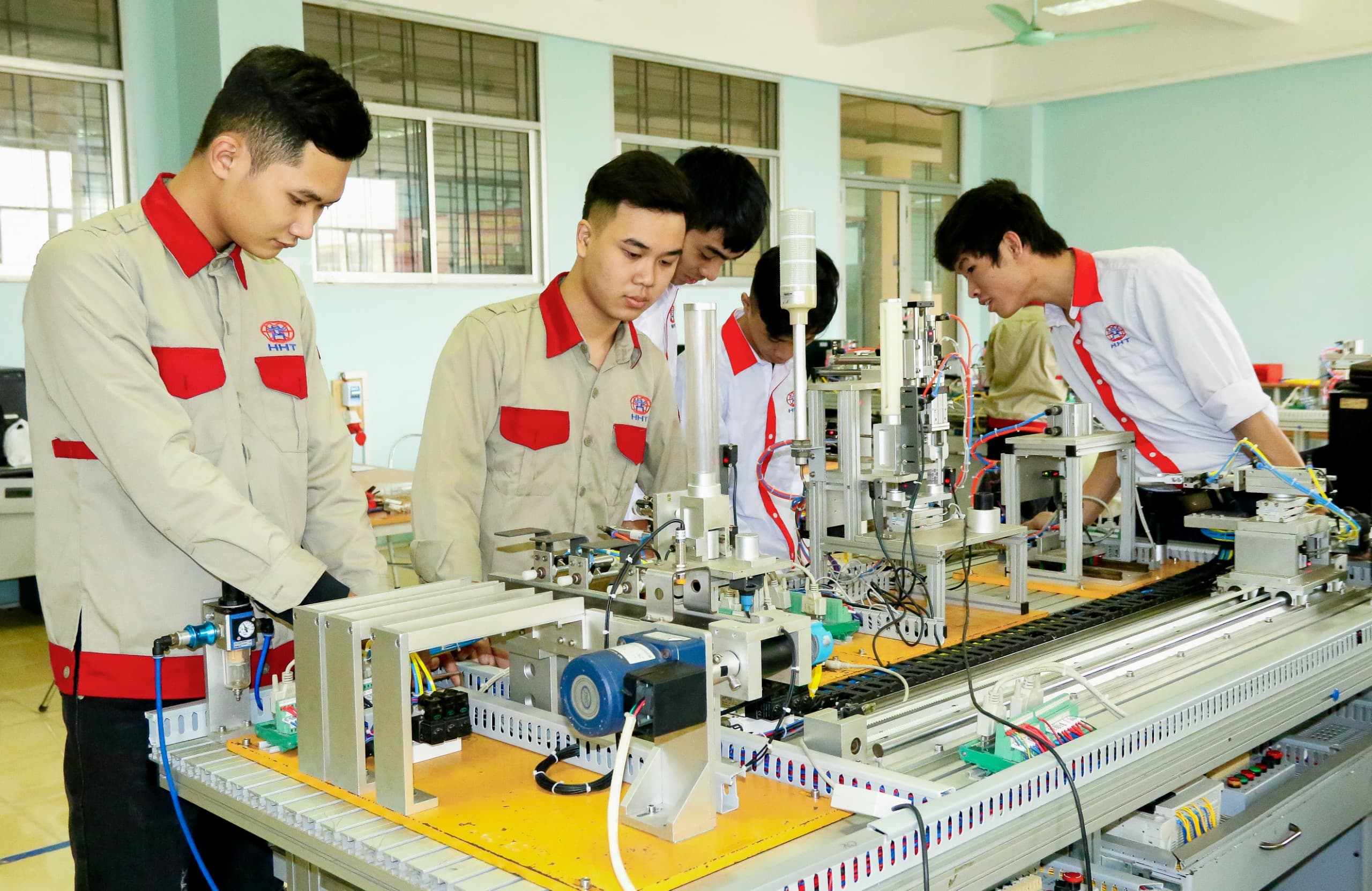 Sinh viên trường nghề thực hành, thực tập: Nhà trường và doanh nghiệp cần phối hợp chặt chẽ