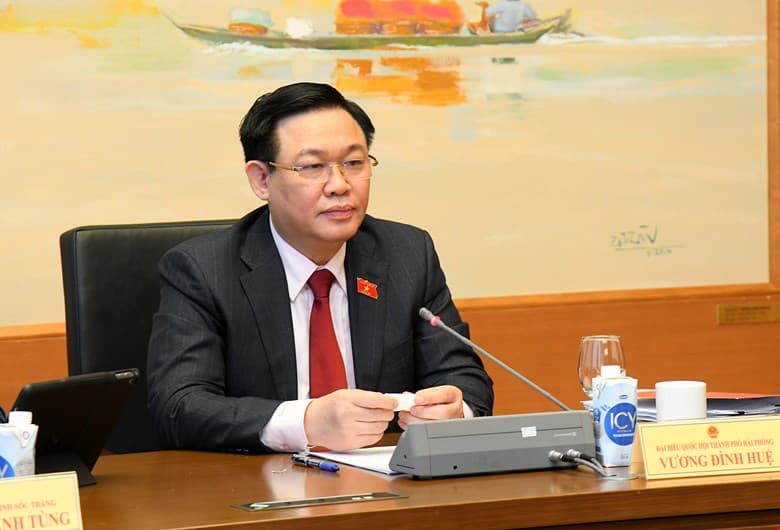 Chủ tịch Quốc hội: Cuộc sống không có bảo hiểm giống như đi cầu thang mà không có tay vịn