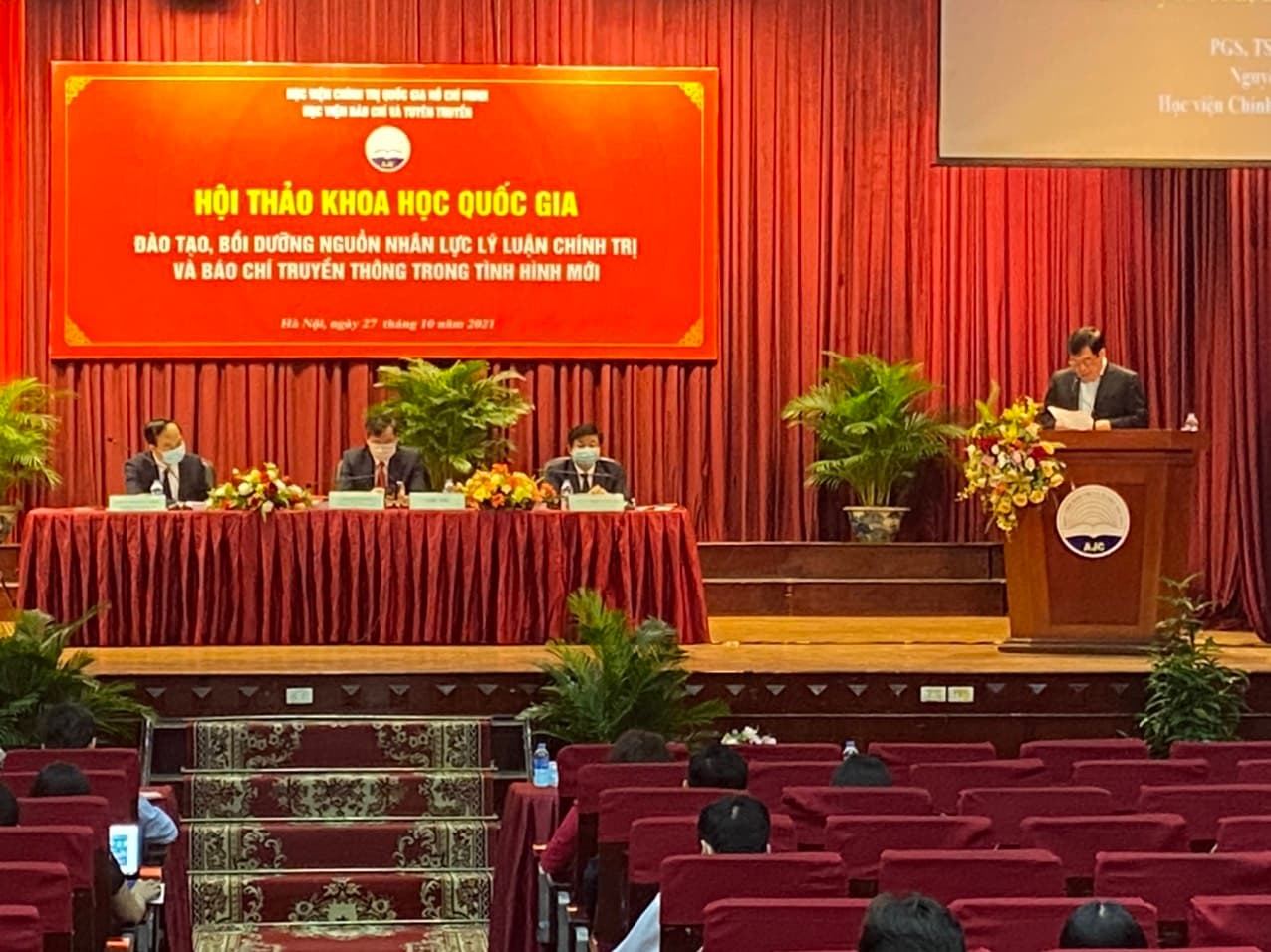 Hội thảo “Đào tạo, bồi dưỡng nguồn nhân lực lý luận chính trị và báo chí truyền thông trong tình hình mới”
