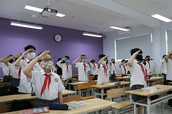 Hà Nội cho phép học sinh ngoại thành đi học từ 8-11