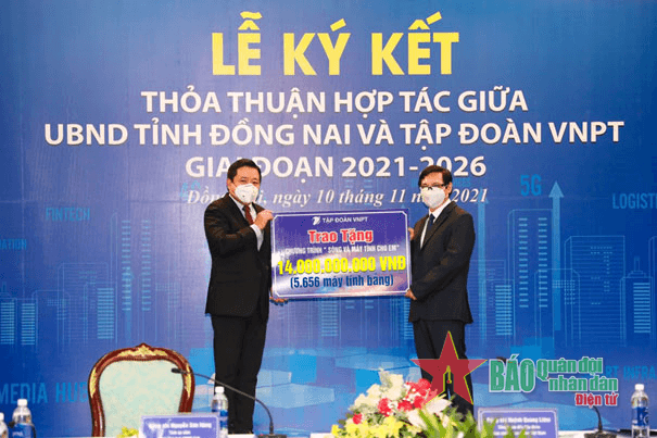 Tiên phong triển khai chương trình “Sóng và máy tính cho em”